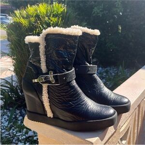 GIUSEPPE ZANOTTI Lamay Lorenz Shearling Wedge booties 🖤🔥